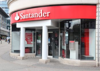 Santander uses finfluencer for deepfake awareness