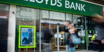 Lloyds considers axing Halifax brand