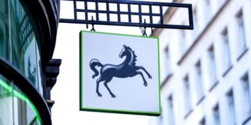Lloyds launches 1996-themed mortgage campaign